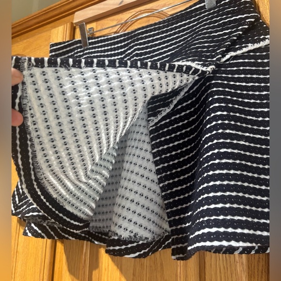 Free People Bento Black/White Woven Striped A Line Mini Skater Skirt Size 10 EUC - Picture 4 of 10